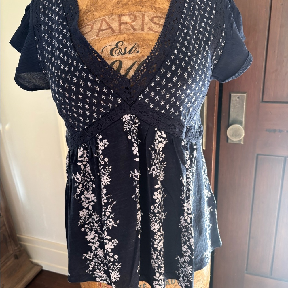 Women's Navy Floral Top